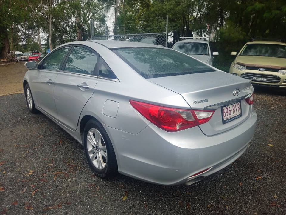2011 Hyundai i45 active luxurious auto sedan 6.jpg